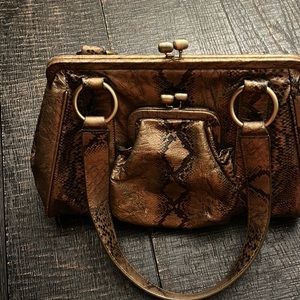 The FIND Leather Purse